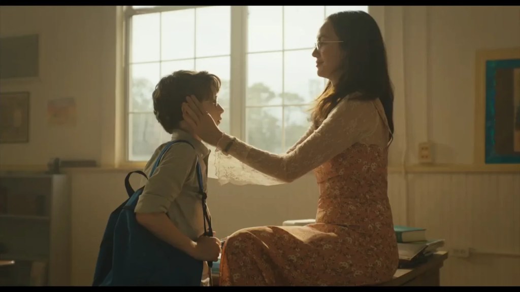 Kate Siegel and Benjamin Pajak share a quiet moment in Life of Chuck